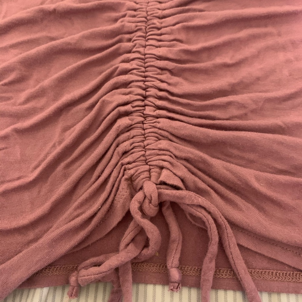 Pink Short-Sleeve Drawstring Front Ruched Crop Top - Picture 2 of 3